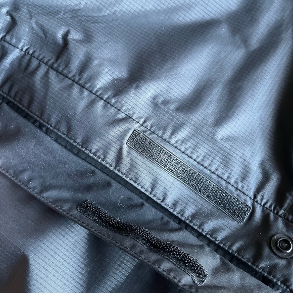 TNF Rain Jacket Medium - Picture 7 of 15